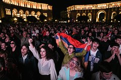 Протестующие в Армении за отставку Пашиняна начали перекрывать улицы