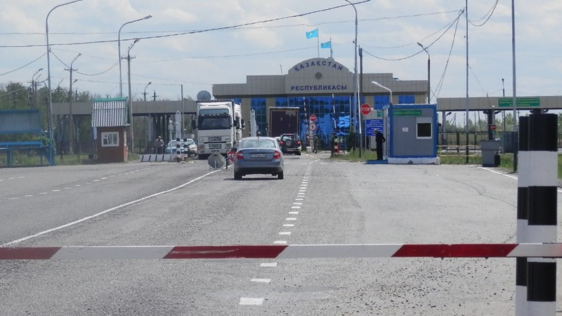 Казахстан с 11 апреля отменил ограничения по пересечению границы с Россией
