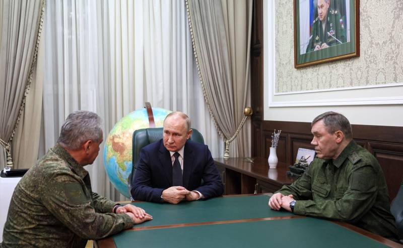 Возвращающийся из Казахстана Владимир Путин посетил штаб Южного военного округа в Ростове-на-Дону