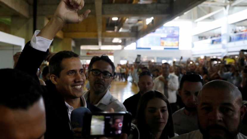 Guaido returns to Venezuela to the welcome of foreign ‘bodyguard’ envoys