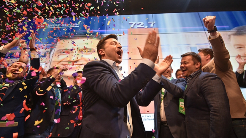 Более 70% голосов: Зеленский побеждает на выборах президента Украины