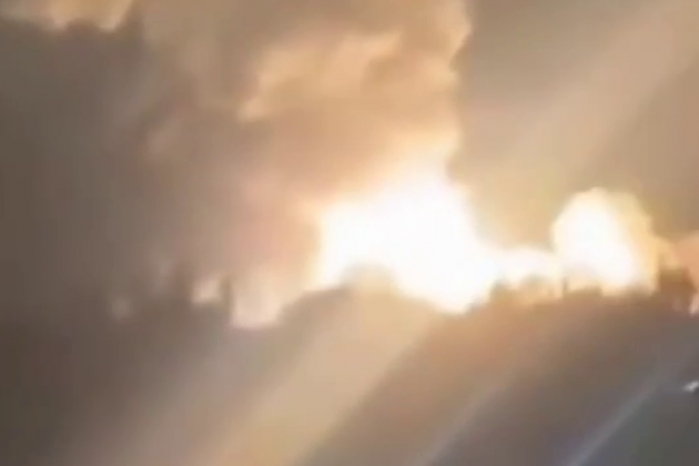 В результате взрывов в Новороссийске, во время атаки дронов, повреждены дома, нефтебаза и судно