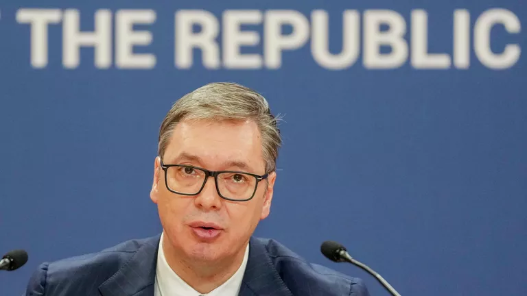 Евросоюз шантажирует Вучича, заявил Лавров