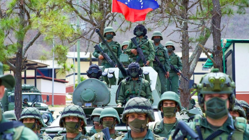 «Щит» от диверсантов: Венесуэла обвинила Колумбию и США в попытке боевиков вторгнуться на территорию республики