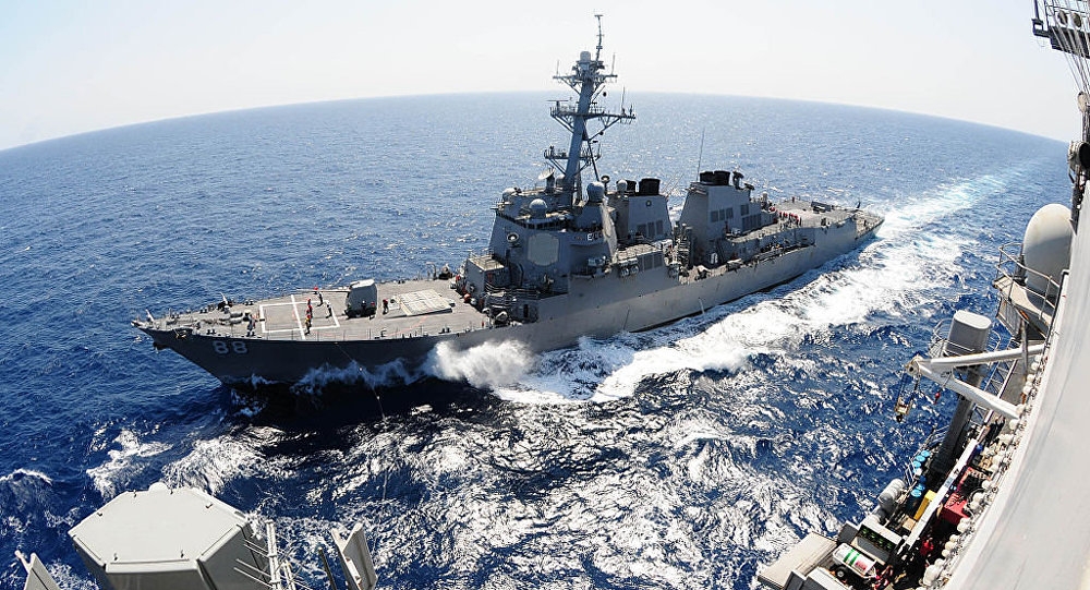 Chinese Navy Warns US Destroyer Sailing in S China Sea as Trade War Reaches Peak