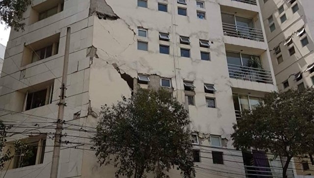 Мощное землетрясение на юге Мексики: здания опустели, улицы перекрыты