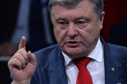 В сети осмеяли Порошенко за выступление перед пустым залом на саммите НАТО