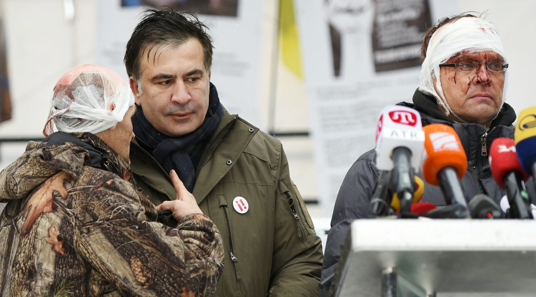 «Выломали дверь и изволили отдыхать»: Луценко обвинил Саакашвили в захвате помещения комитета Рады