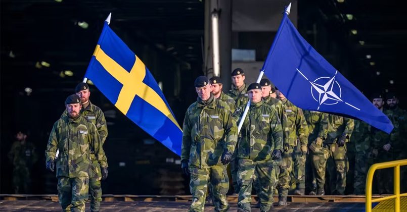 Шведские военные высадились в Латвии