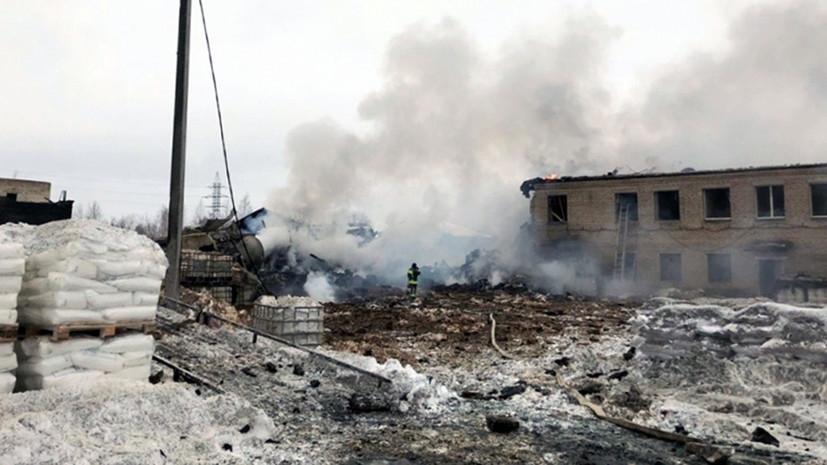 «Производственное здание полностью разрушено»: что известно о взрыве на заводе в Ленинградской области