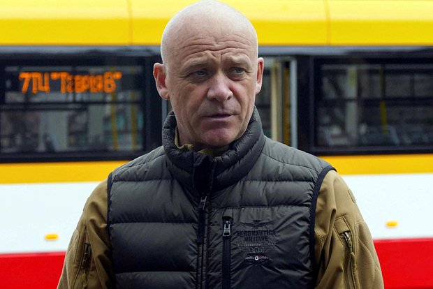 Зеленский объяснил лишение гражданства мэра Одессы словами «это не политический шаг»