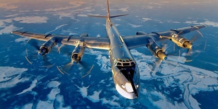 Американский авианосец встретился с российскими бомбардировщиками в открытом море