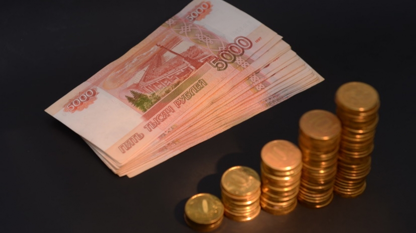 Тест на выносливость: как рубль может отреагировать на введение американских санкций на гособлигации России