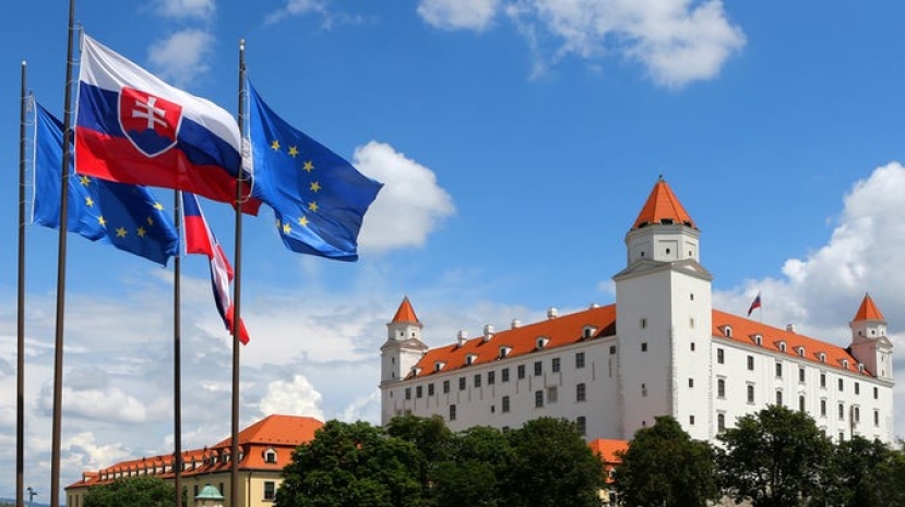 Премьер Словакии заявил о намерении участвовать в оборонных инициативах ЕС
