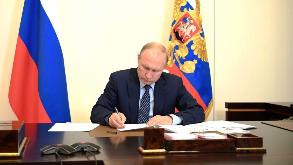 Президент РФ Владимир Путин подписал несколько новых законов