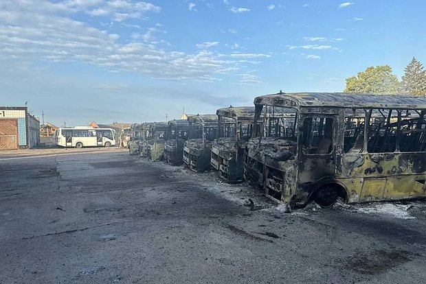 В российском регионе украинские дроны уничтожили 14 школьных автобусов
