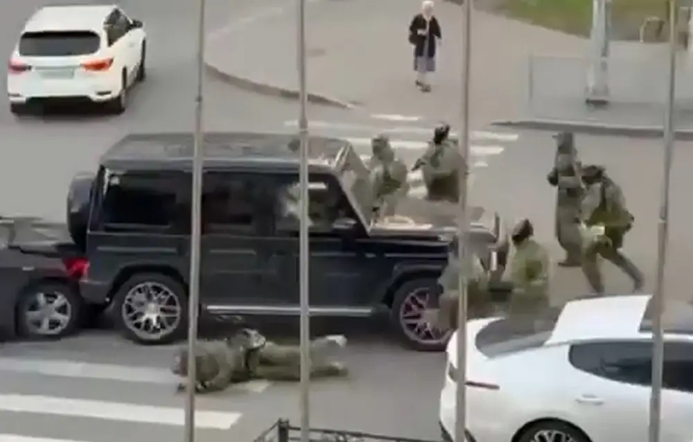 Что стоит за стремлением Баку максимально раздуть конфликт с Россией