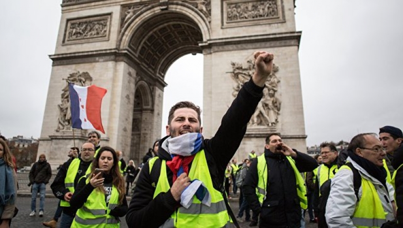 Во Франции более 100 тысяч человек приняли участие в акциях протеста