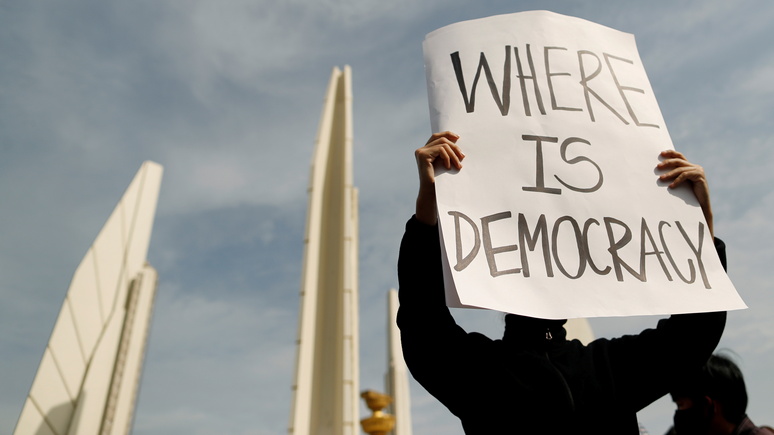 Independent: скатываются к авторитаризму — эрозия демократии на Кубе, в Мьянме и даже в США
