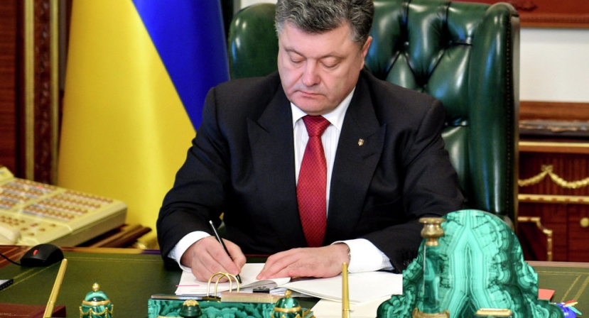 Poroshenko Signs Law Terminating Treaty of Friendship, Cooperation With Russia