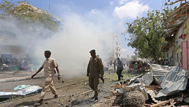СМИ: не менее 17 человек пострадали в результате атаки смертника в Сомали