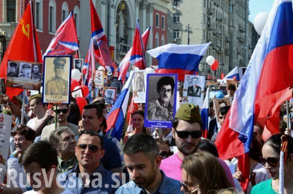 Возвращение в нормальность. Журналист Андрей Бабицкий — о том, как после безумных девяностых мы вновь научились гордиться собственными победами, в том числе и самой великой.