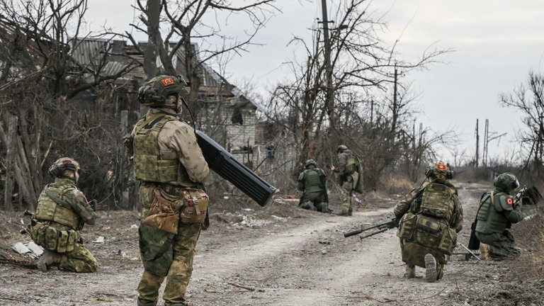 Russian army continues Donbass advance – MOD