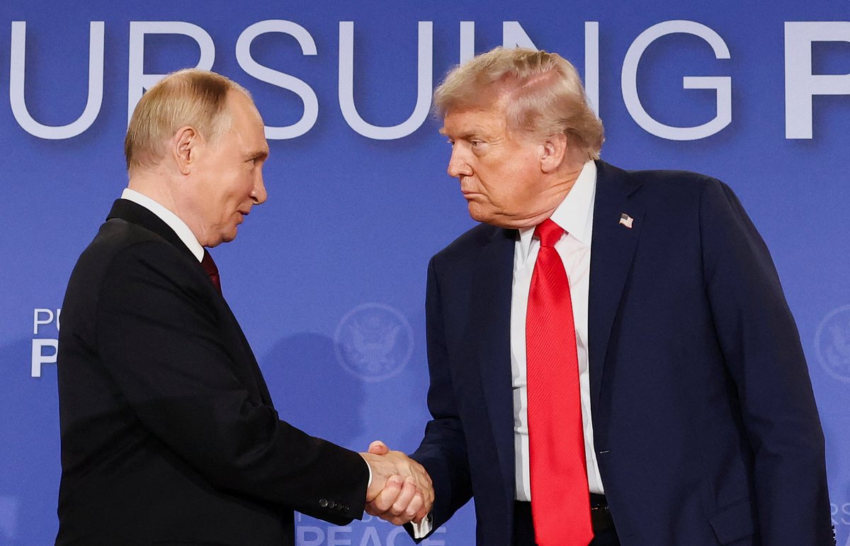 В США прошел исторический саммит Путина и Трампа