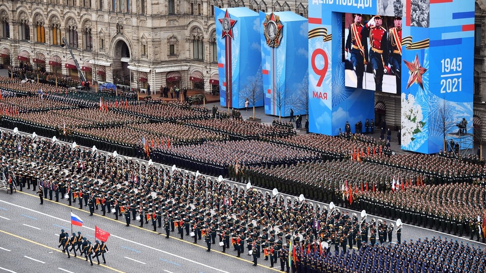 Russia celebrates WWII Victory Day with traditional grand military parade in Moscow