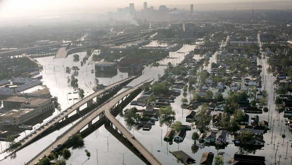 Россия 10 лет назад после урагана "Катрина" впервые оказала гумпомощь США