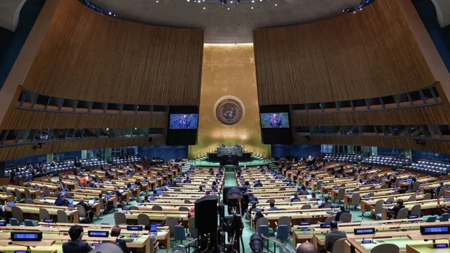 Китай и Иран воздержались на голосовании по видеообращению Зеленского