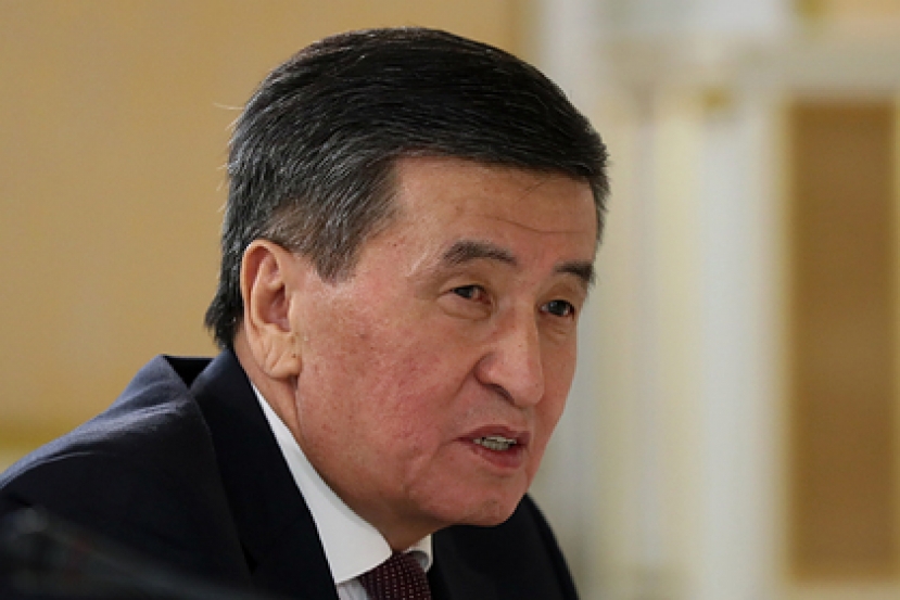 Президент Киргизии приказал ввести войска в Бишкек