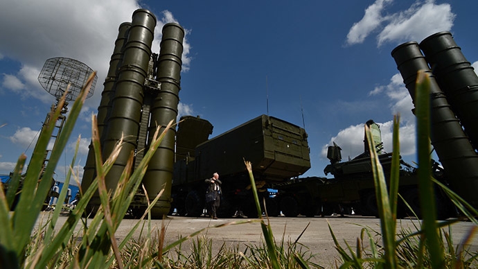 Russia and Iran sign defense deal, 'may resolve' S300 missile delivery issue