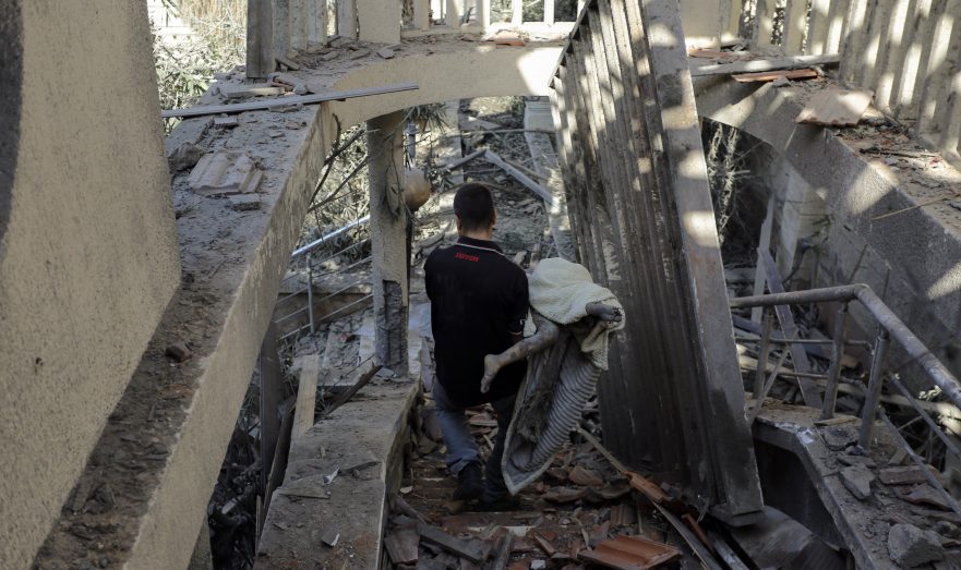 Mash: Жертвами удара Израиля по церкви в Газе стали 40 человек