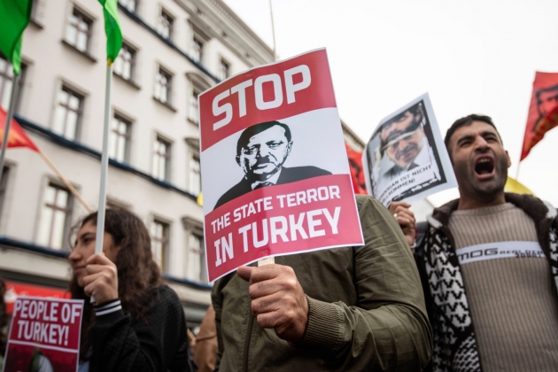 В Турции начались многотысячные протесты против Эрдогана