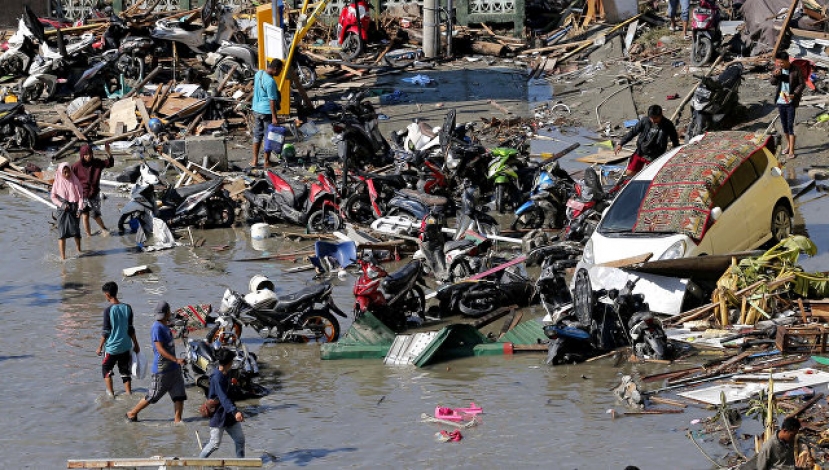 Число жертв землетрясения и цунами в Индонезии достигло 832