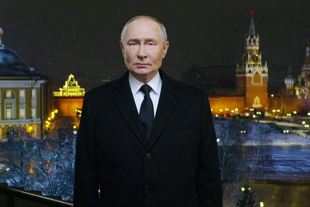 Путин поздравил россиян с Новым годом