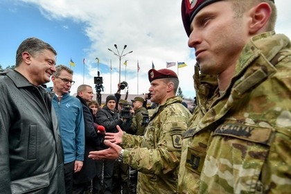 Порошенко анонсировал всенародный референдум о присоединении к НАТО