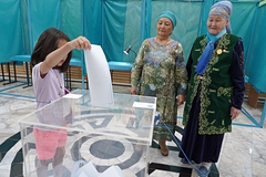 В Казахстане проголосовали за изменение конституции