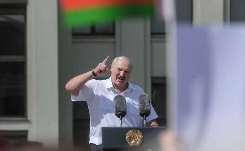 Лукашенко заявил о своем предложении оппозиции пересчитать голоса