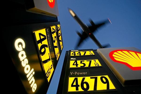 Лопнувший галлон. Почему бензин в России стал дороже, чем в США, и продолжит ли цена расти дальше