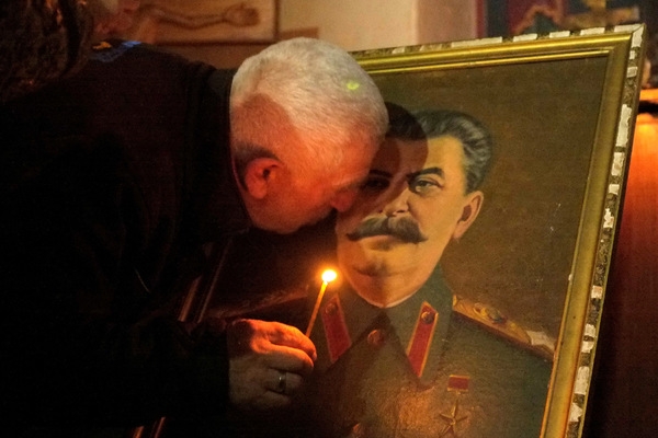 Жизнь за отца народов. Почему грузины не отвернулись от Сталина даже после его смерти