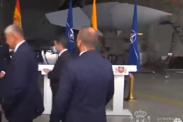Российский истребитель разогнал конференцию НАТО, устроив неожиданные манёвры