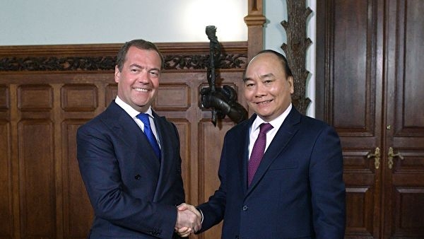 Медведев и премьер Вьетнама открыли перекрестный год двух стран