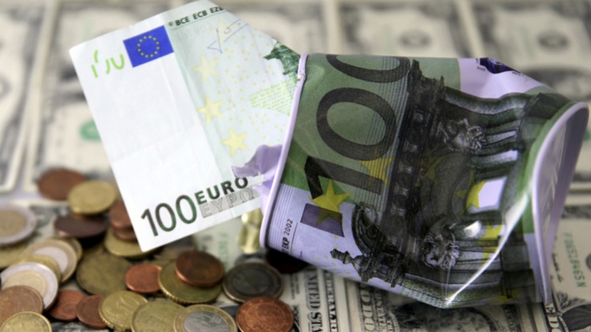 Предновогодний скачок: почему курс евро превысил 80 рублей