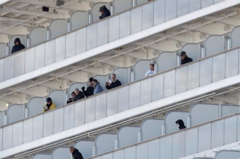 На борту лайнера в Японии коронавирусом заразились еще 60 человек