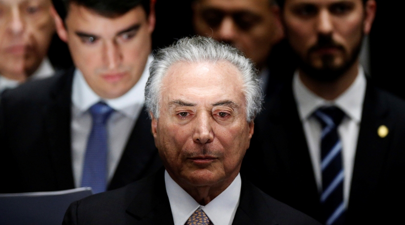 Карнавал в верховной власти: кому выгоден политический кризис в Бразилии