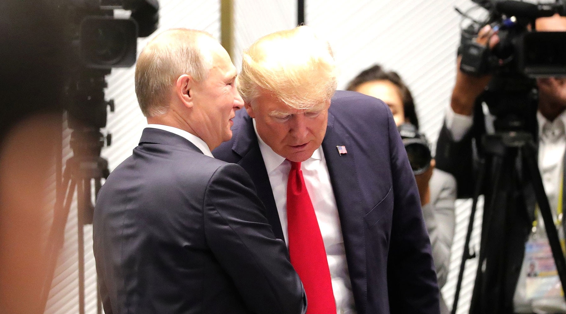 «Американцы не проявили гибкости»: в Кремле объяснили срыв встречи Путина и Трампа