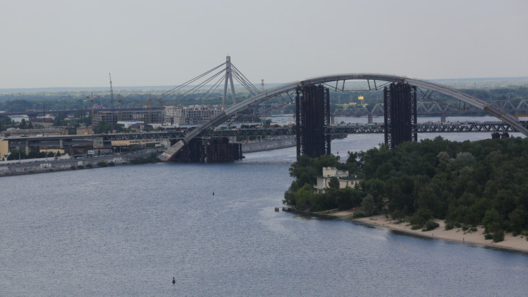 Russia strikes key Kiev bridge