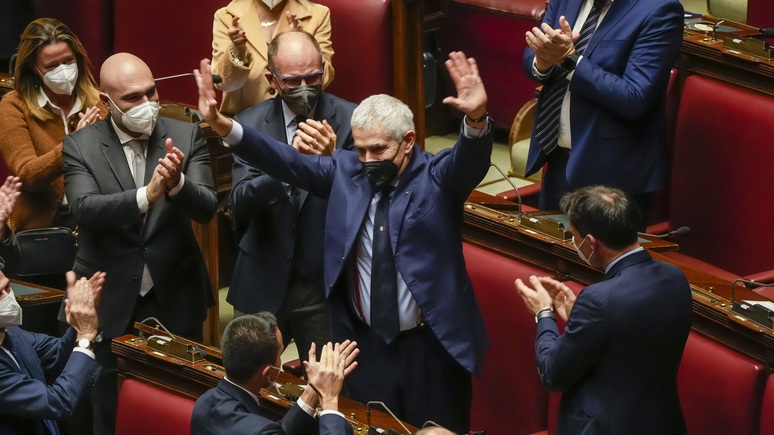Guardian: в Италии избрали на второй срок 80-летнего президента — больше некого было